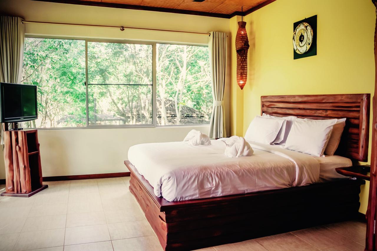 Hotel Singha Rubber Tree Ban Huai Maenam Noi Exterior foto