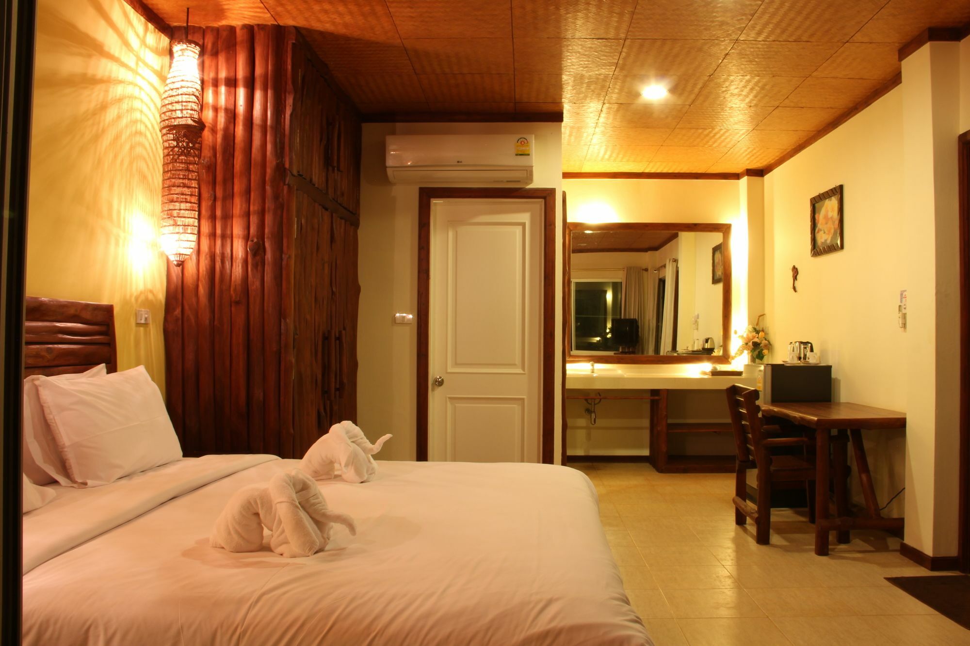 Hotel Singha Rubber Tree Ban Huai Maenam Noi Exterior foto